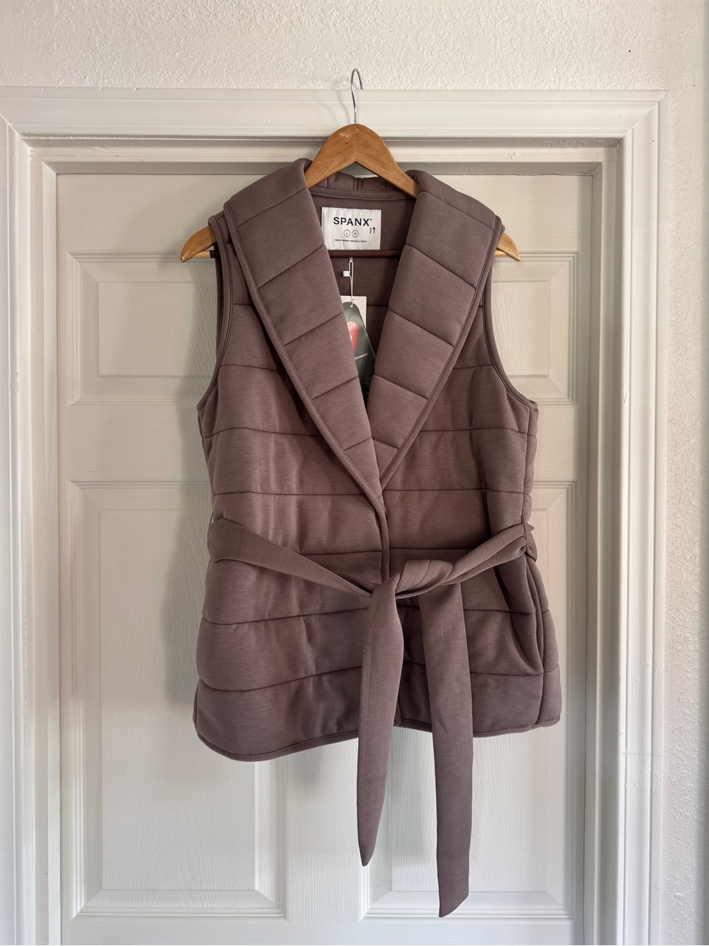 NWT SPANX Quilted PuffEssentials Vest in Smoke, Size Large